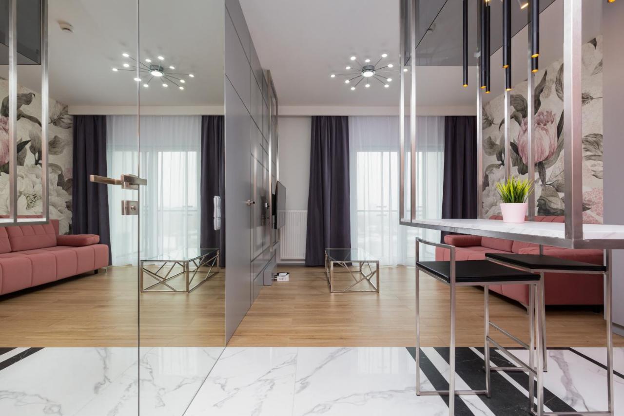 Premium Apartments Business Center By Renters Prestige Варшава Екстер'єр фото